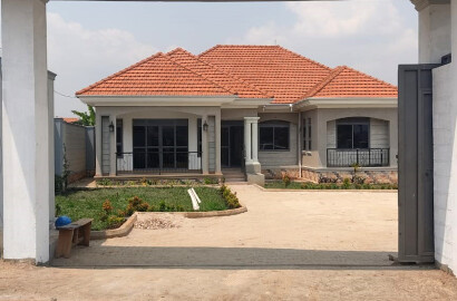BRAND NEW FOUR BED ROOM MANSION AVAILABLE FOR SALE IN BUKASA, KIRINYA